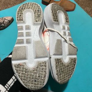 Nike sneakers. Youth 6! Womens 7.5. Worn maybe twice.